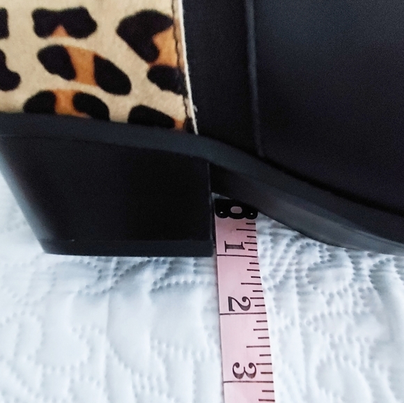 Apri by Italian Shoemakers Gear 2 Booties - Picture 5 of 11